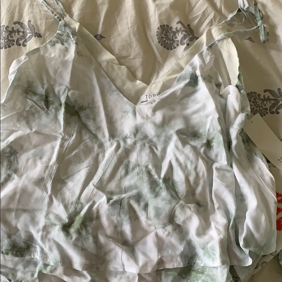 Shoulder tie tank - Picture 1 of 2